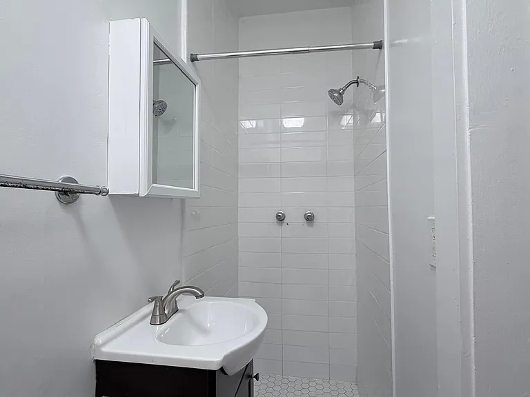 164 Sterling Ave #162E — Photo 7