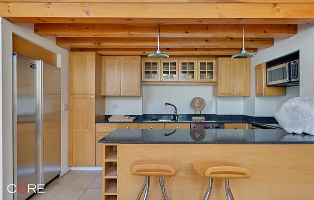 Rented by CORE | media 43