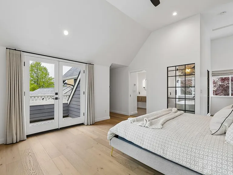 5932 California Ave SW #B — Photo 24