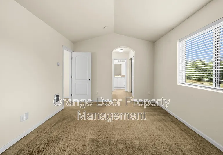 2306 165th St E — Photo 2