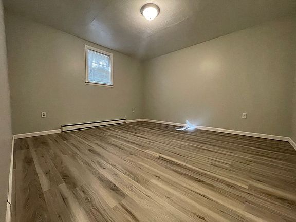 3rd image of 204 W Jefferson St APT 1B