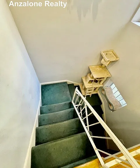 17 Thacher St #2 — Photo 4