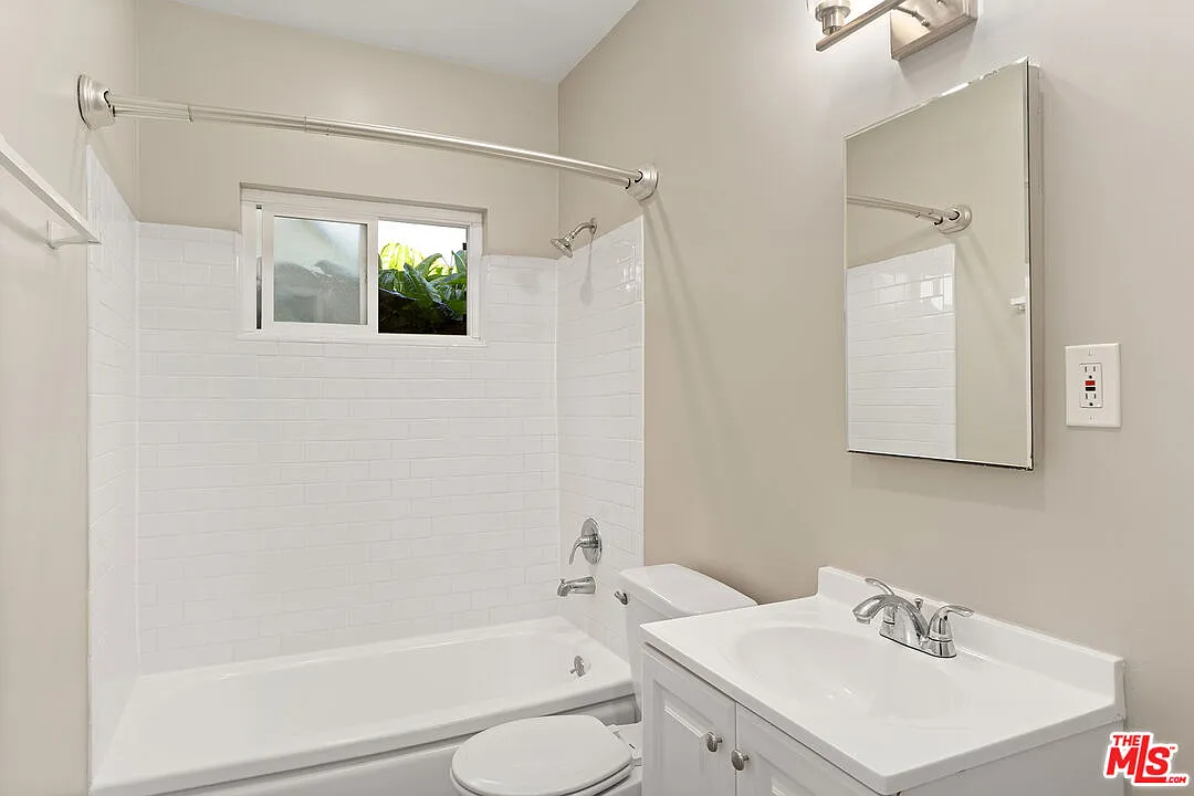2 bed, 1.5 bath, 620 sqft, $2,395 — Photo 4
