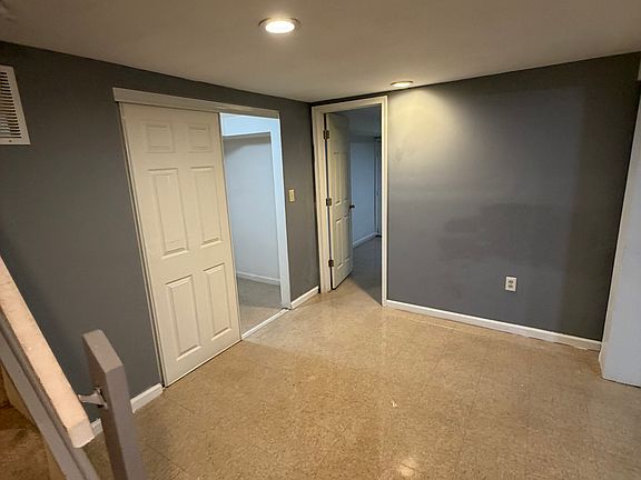 4th image of 216 Carnation Ct #Basement