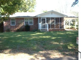15 Broadway Dr, Greenville, SC 29611