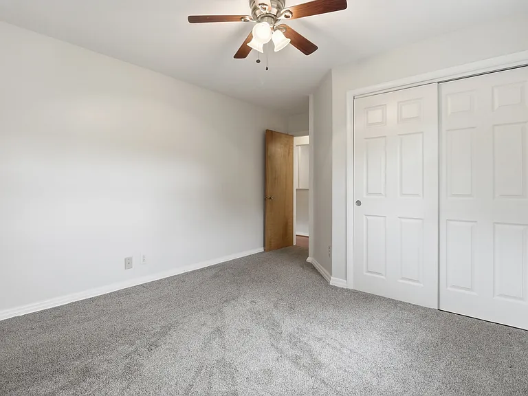 6237 Benneville St #1 — Photo 15