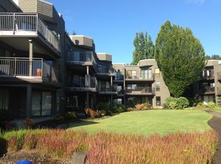 5630 S Riverside Ln APT 7, Portland, OR 97239