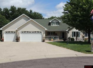 124 Hope Ct, Mankato, MN 56001