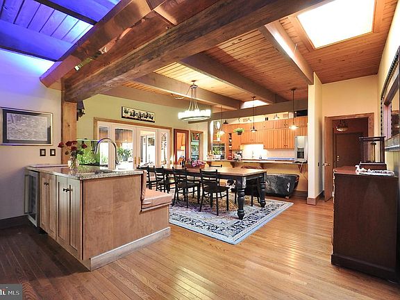 4th image of 772 Beaver Branch Rd