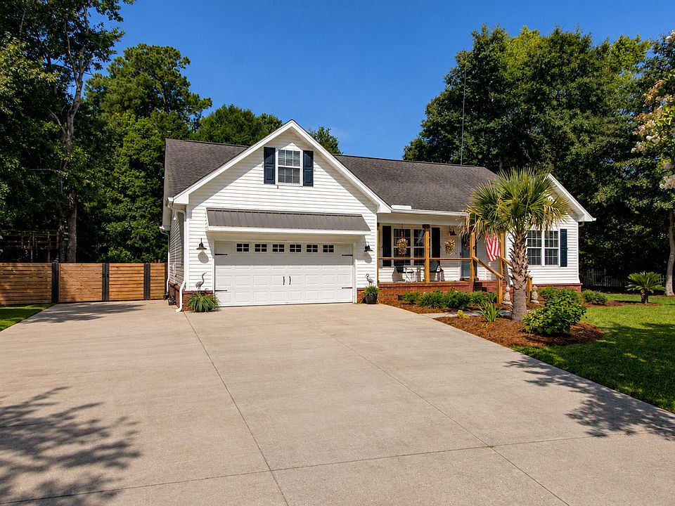 1st image of 409 Sandy Dr