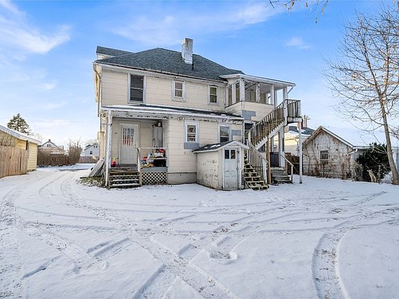 3rd image of 64 Louisa St