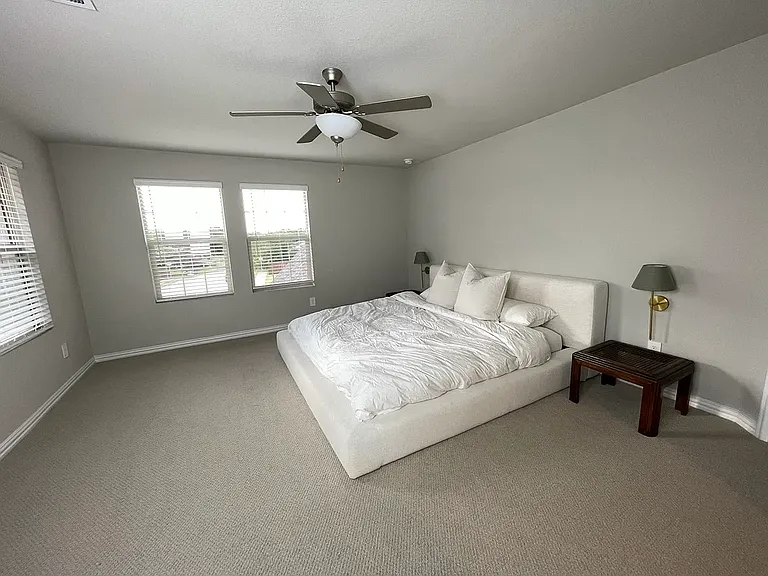 2624 Wellington Ln — Photo 6