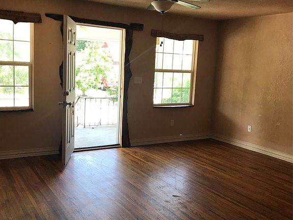 4th image of 58 N College Ave