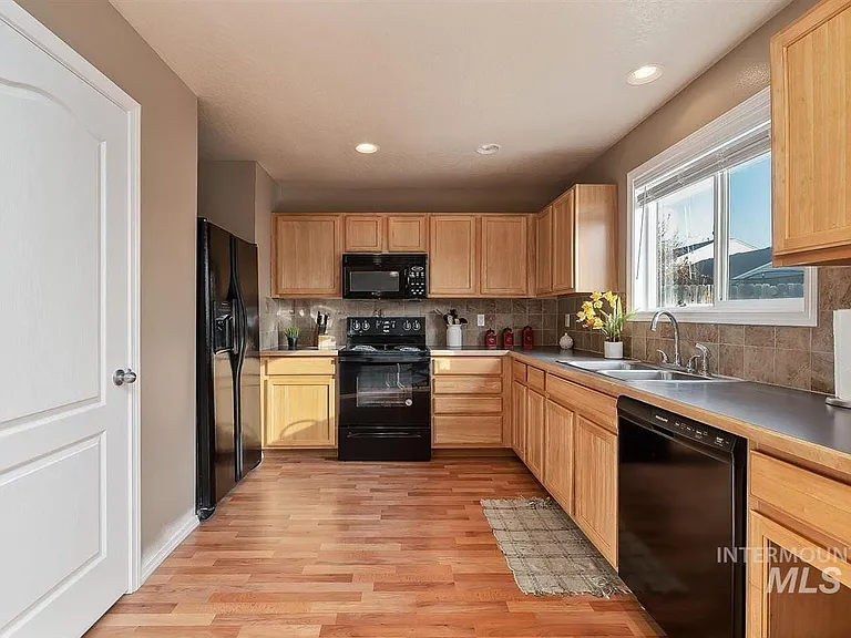 9713 W Shelborne Dr — Photo 18