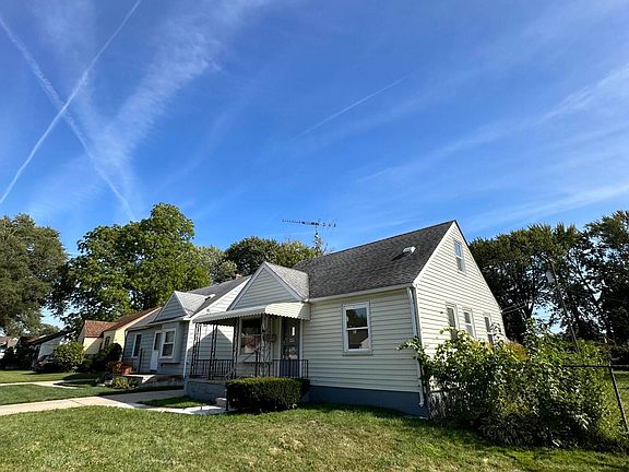 2nd image of 29023 Beechwood Ave