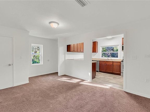 5th image of 220 Inwood Ave