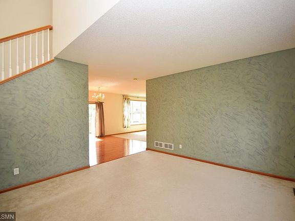5th image of 241 Pine Hollow Dr