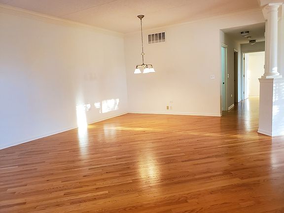 5th image of 1914 Crenshaw Cir