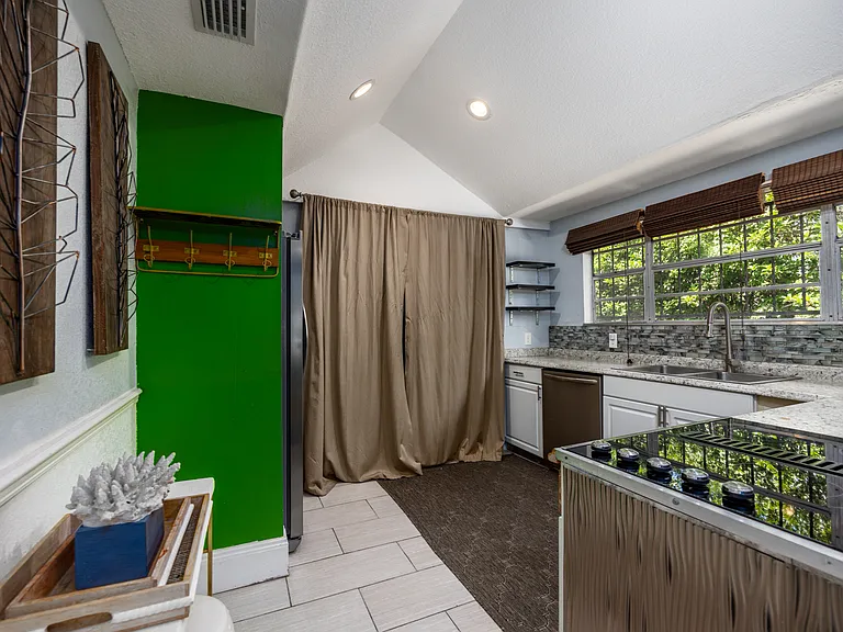 1113 NW 5th Ave — Photo 20