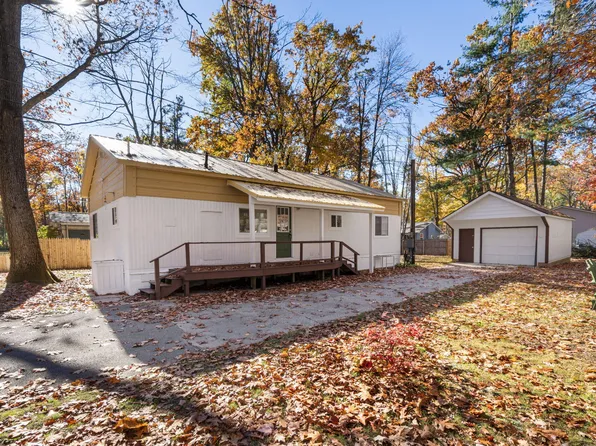 6120 Kellogg Dr, Gaylord, MI 49735