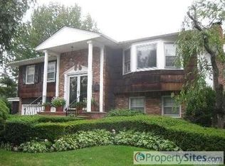 882 Shubert St, Baldwin, NY 11510