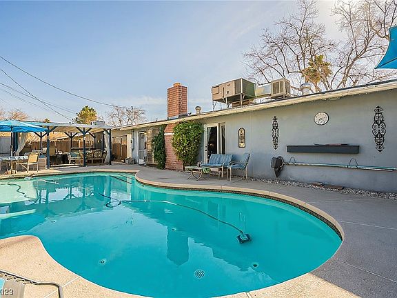 3rd image of 3072 Vegas Valley Dr