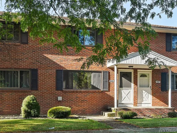 1689 Orchard Park Rd, West Seneca, NY 14224