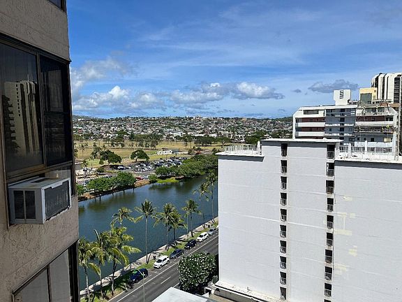 3rd image of 320 Liliuokalani Ave APT 1404
