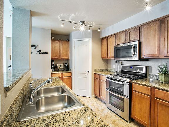 2nd image of 5350 Dunlay Dr Unit 2512