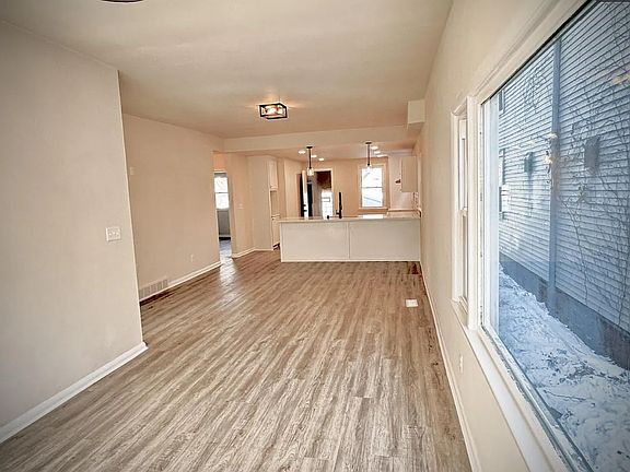 2nd image of 2842 N Fratney St #2