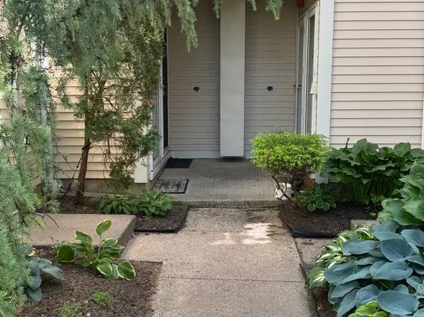 311 Society Pl, Newtown, PA 18940