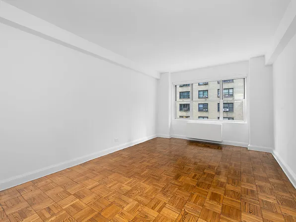 136 East 55th Street image 6 of 7