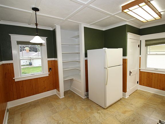 3rd image of 612 11th St