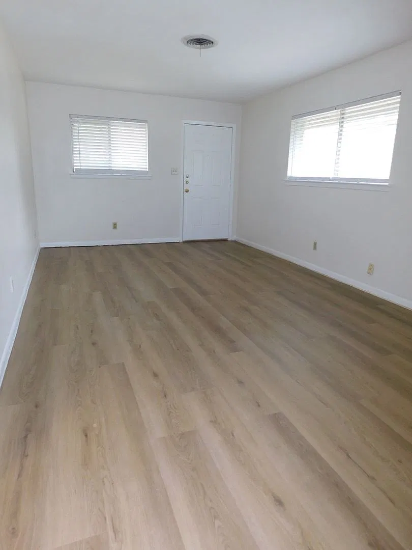 1708redd / 4415russell — Photo 4