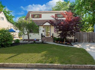 255 Austin Ave, Old Bridge, NJ 08857