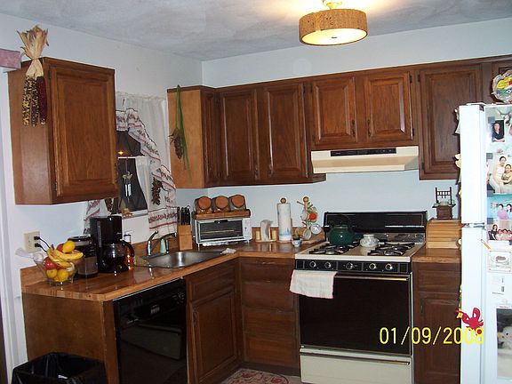 Eat-In Kitchen