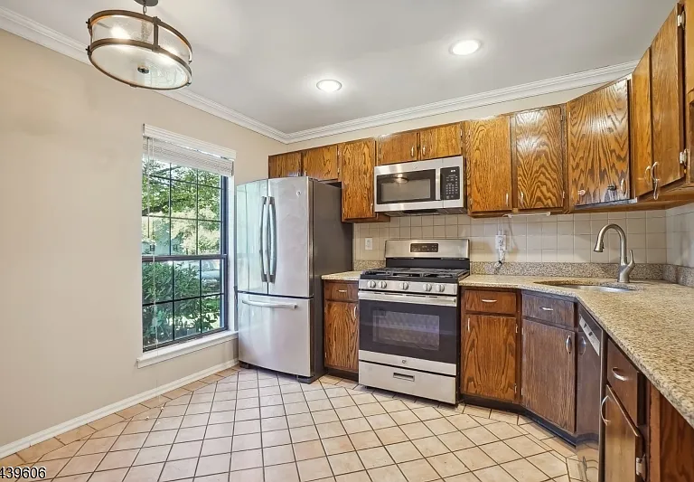 96 Baldwin Ct — Photo 3