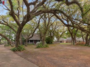 2200 Bonvie Dr, Sulphur, LA 70665