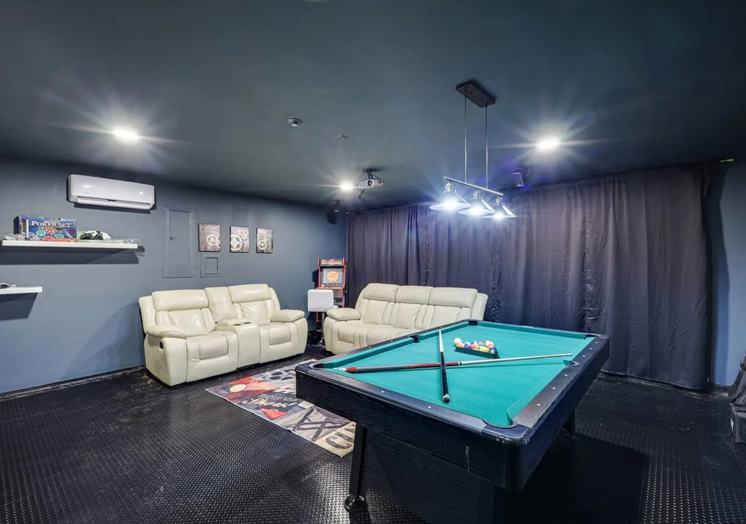 Grand Prairie 5BR | Pool, Hot Tub & Wood Sauna — Photo 4
