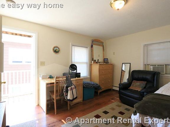 4th image of 128 Pine St #3