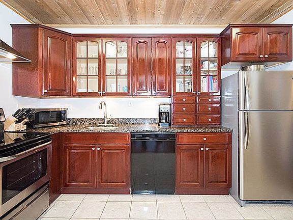 2nd image of 4334 N Clarendon Ave APT 302