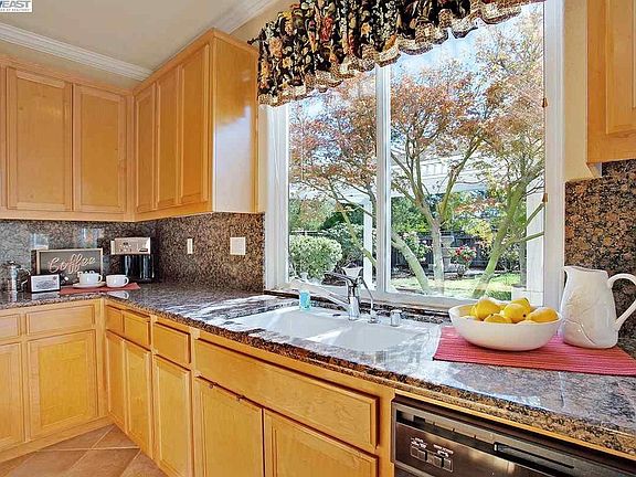 4th image of 6985 Hillstone Ct