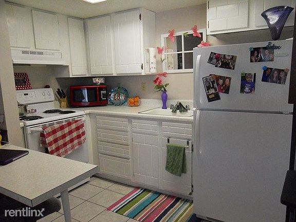 1218 Kitchen