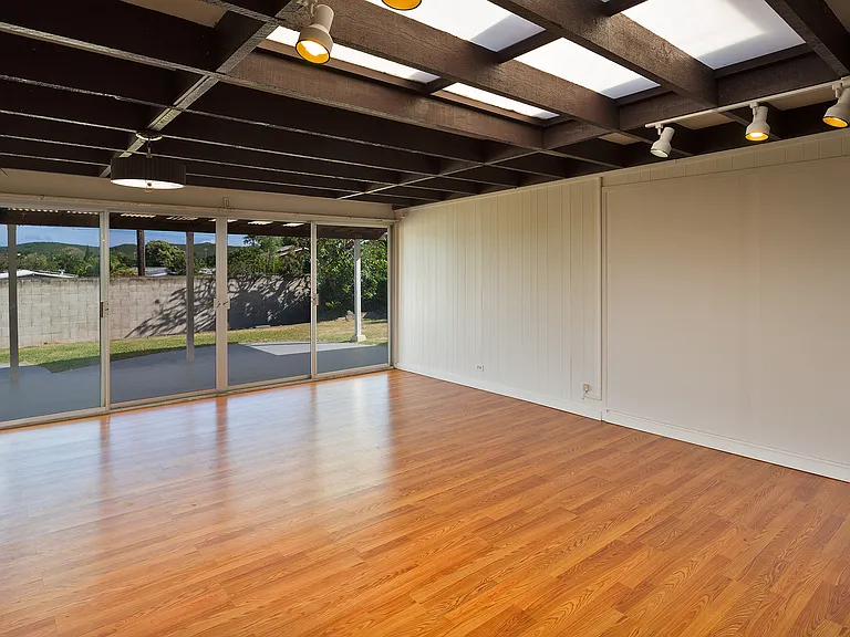 557 Ululani St — Photo 4