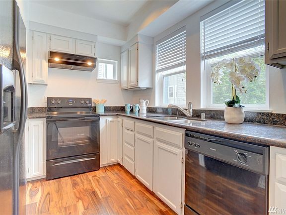 5th image of 12527 27th Ave NE
