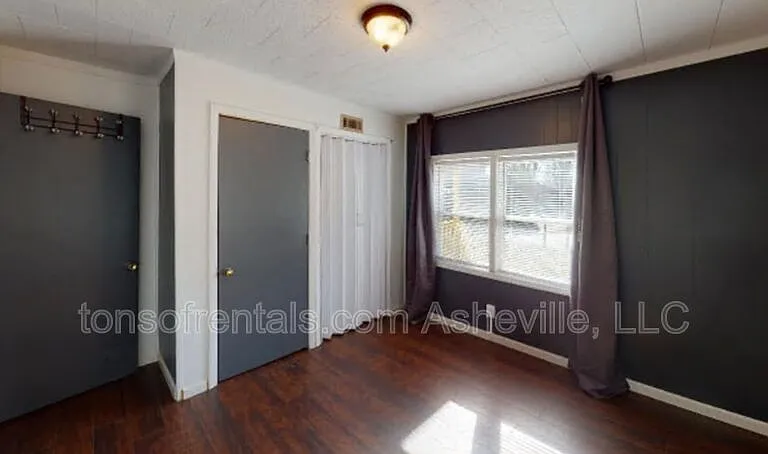 391 Deaverview Rd — Photo 11