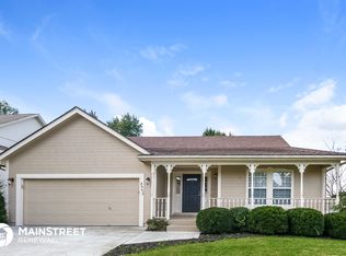 8552 N Robinhood Ave, Kansas City, MO 64154