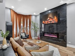 3732 S Calumet Ave APT 1, Chicago, IL 60653