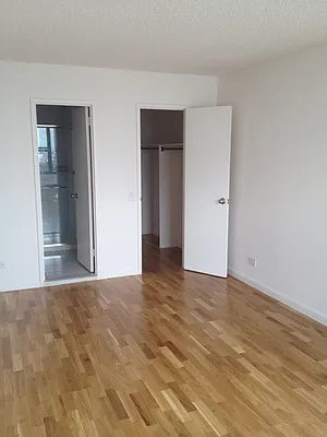 Rented by Realty Operations Group | media 2