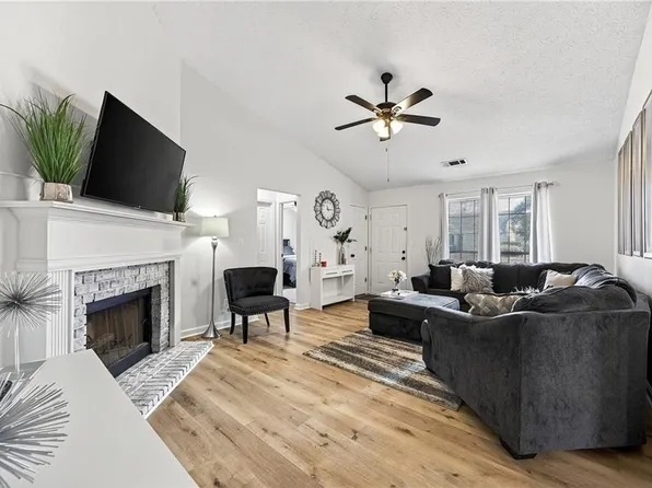 469 Village Cir, Stockbridge, GA 30281